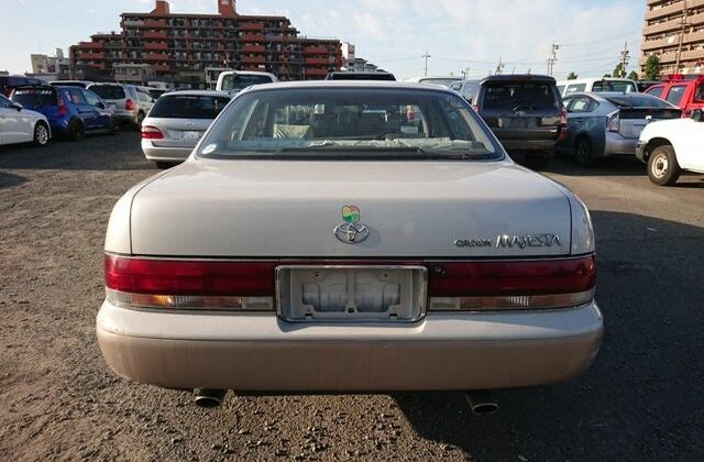 5-Three-Liter-Crown-Majesta-JZS-140-Series-stock-dual-exhaust