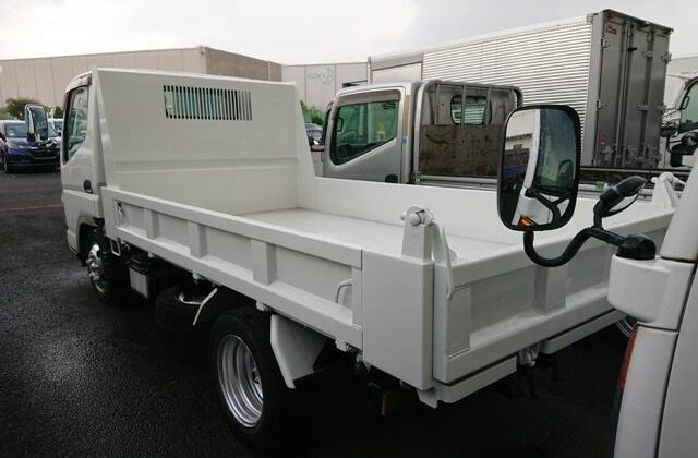 6-2006-Mitsubishi-Canter-Dump-Truck.-Rear-three-quarter-view-of-nice-truck