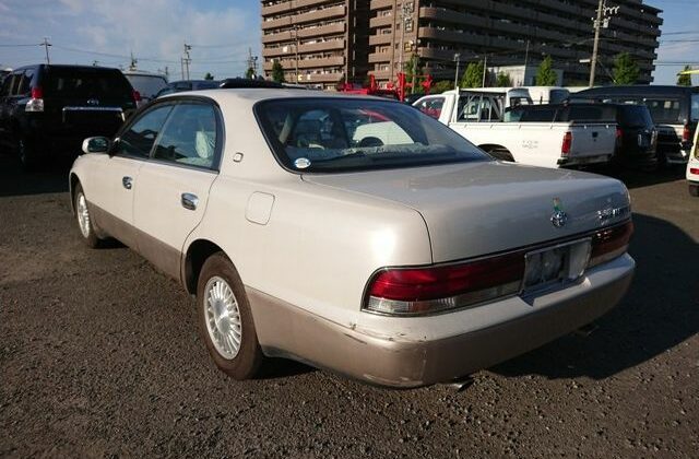 6-Three-Liter-Crown-Majesta-JZS-140-Series-rear-three-quarter-left