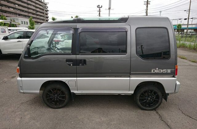 7-Subaru-Sambar-Diaz-left-side-great-condition-low-mileage-gasoline-660cc-engine-640x456