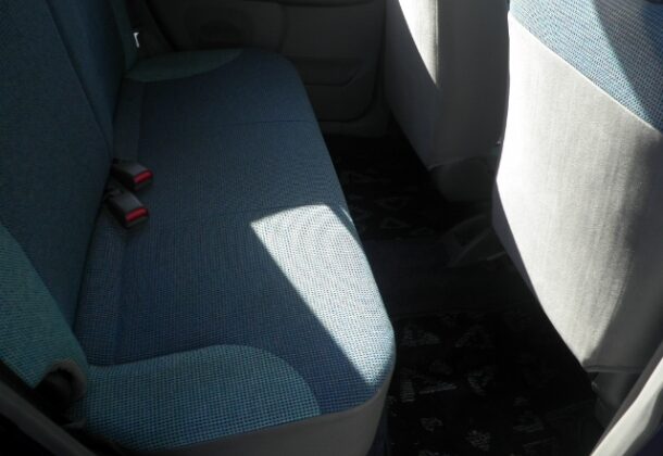 7-Toppo-BJ-small-car-with-well-designed-interior.-Good-rear-leg-room.-Clean-used-Kei-car-from-Japan