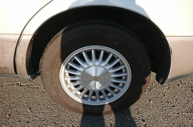 9-Three-Liter-Crown-Majesta-JZS-140-Series-wheel-arches-clean