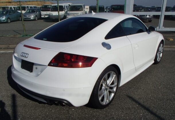Clean-and-with-low-mileage.-Japan-Car-Direct.-Experienced-exporter-of-used-German-cars-from-Ja