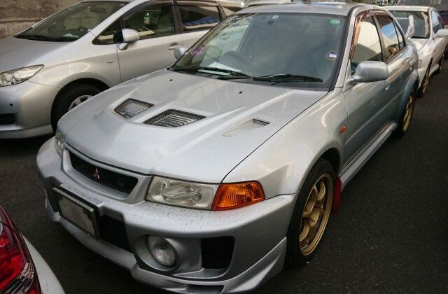 S-and-E-Lancer-Evo-to-NZ-IN-TEXT-PHOTO-6.-Mitsubishi-Lancer-Evolution-is-big-time-muscle-to-import-direct-from-Japan-640x456