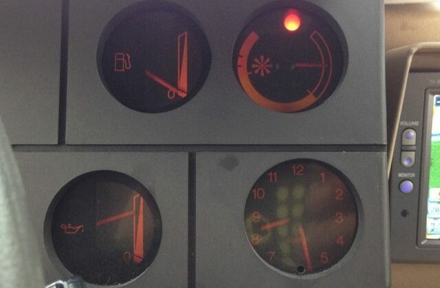 TOU412319TOU_15_vga-640x456