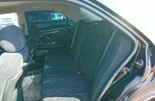 Toyota-Crown-Athlete-13-640x456