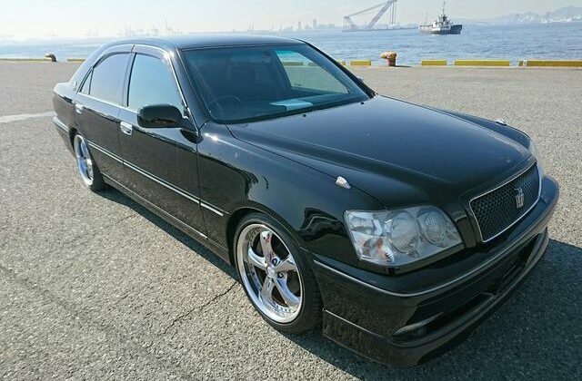 Toyota-Crown-Athlete-2-640x456