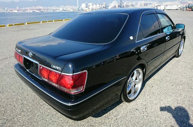 Toyota-Crown-Athlete-5-640x456