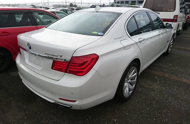 WBAKX61060C782208_4_vga-640x456