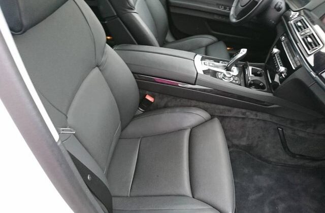 WBAKX61060C782208_9_vga-640x456