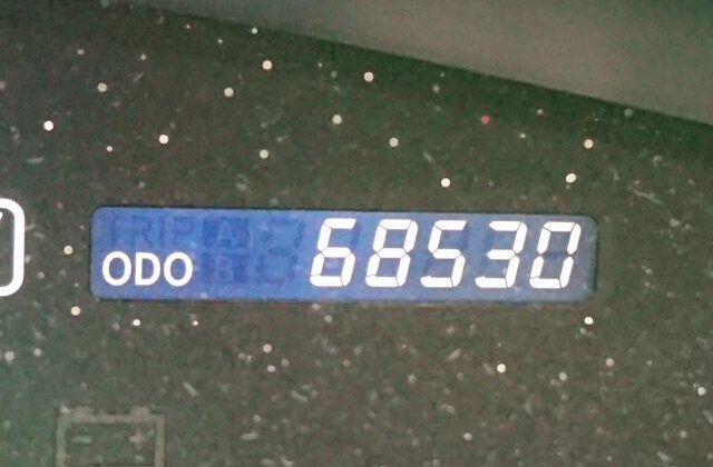 toyota-estima-hybrid-2002-017-640x456