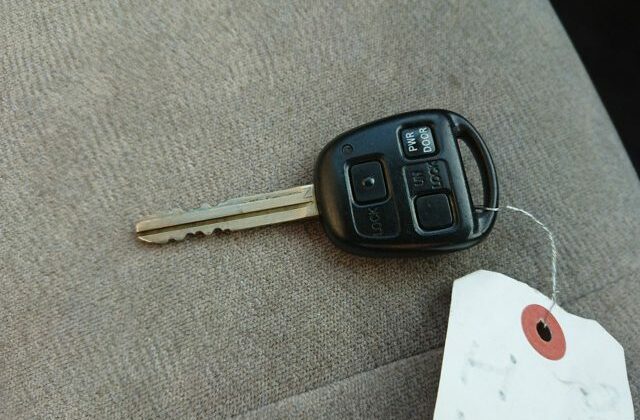 toyota-estima-hybrid-2002-022-640x456