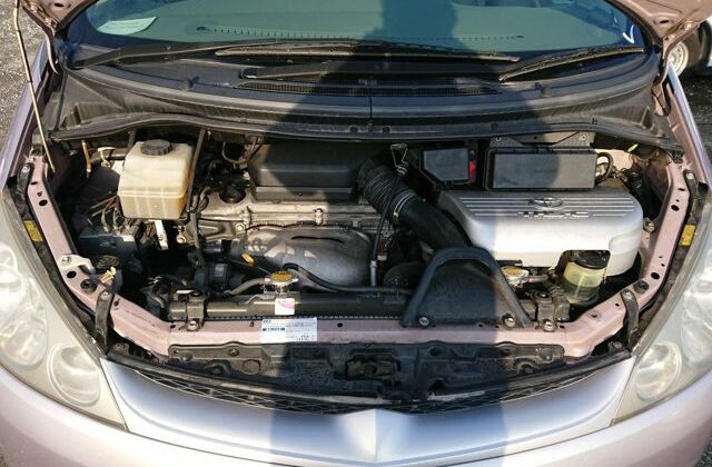 toyota-estima-hybrid-2002-023-640x456