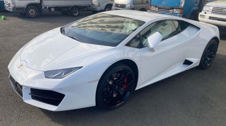 Lamborghini Huracan, Italian supercar, sports car, exporting cars from Japan, car export business, Japanese car exporter, Italian cars, car shipping from Japan, Importing cars, Japan Car Direct