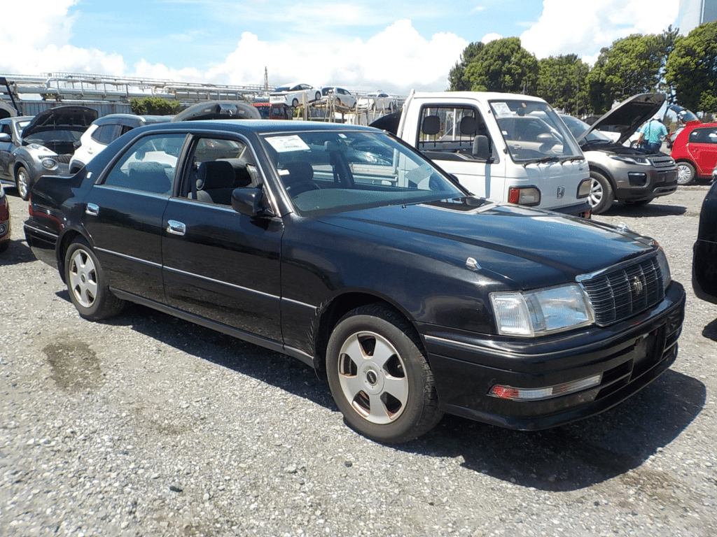 Toyota Crown, Luxury Sedan, Japanese Domestic Market, Flagship Model, Premium Features, Classic JDM, Reliable Performance, Comfortable Interior, Executive Car, Timeless Design, Japan Car Direct