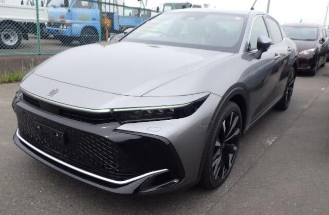 Toyota Crown Crossover, Luxury SUV, Toyota Premium Model, Used Toyota, Import Toyota Crown Crossover from Japan, Japanese Car Auctions, Used Car Market in Japan, Importing Cars from Japan, Japan Car Direct