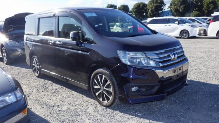 Honda Stepwgn Spada, JDM Minivan, Luxury Family MPV, Stepwgn Spada for Sale, Honda MPV, Import Stepwgn from Japan, Japanese Minivan Auction, Spada 4x4, Buy Stepwgn from Japan, Japan Car Direct